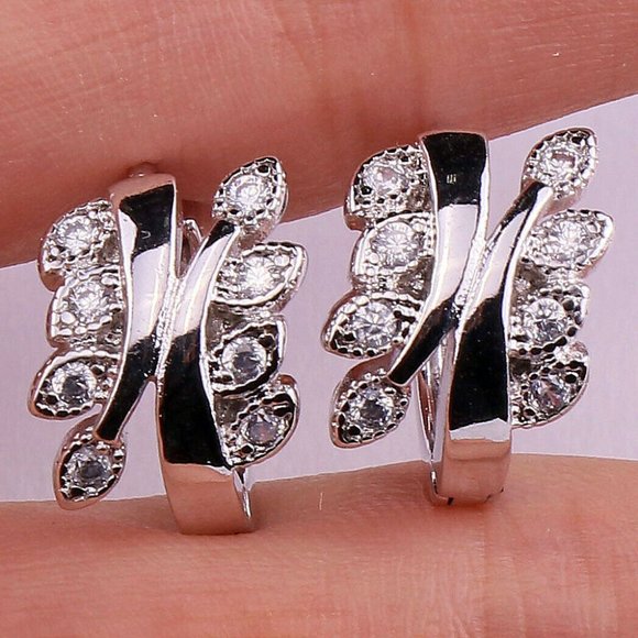18K White Gold Filled Flower Leaf Swirl Diamond Zircon Hoop Earrings 15mm Gift - Picture 1 of 5